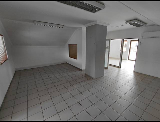 89M² OFFICE TO LET IN FOURWAYS